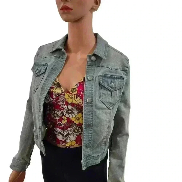 Light Wash Cropped Denim Jacket with Distressed Details- New - Picture 9 of 9